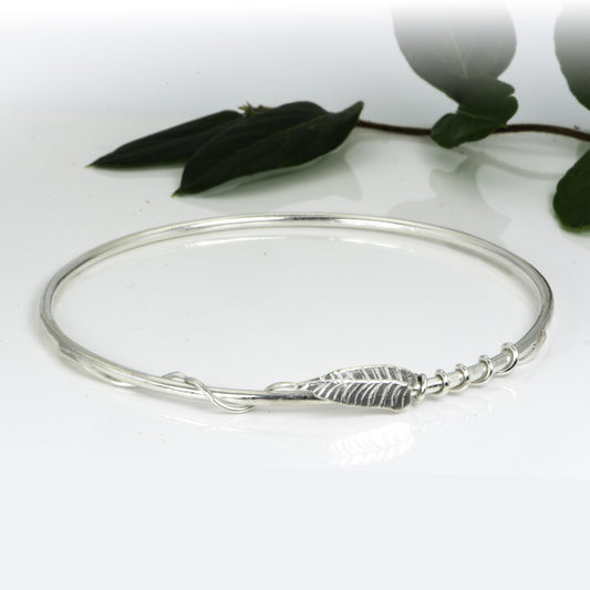 Dartmoor Honeysuckle Leaf and Tendrils Engraved Silver Bangle