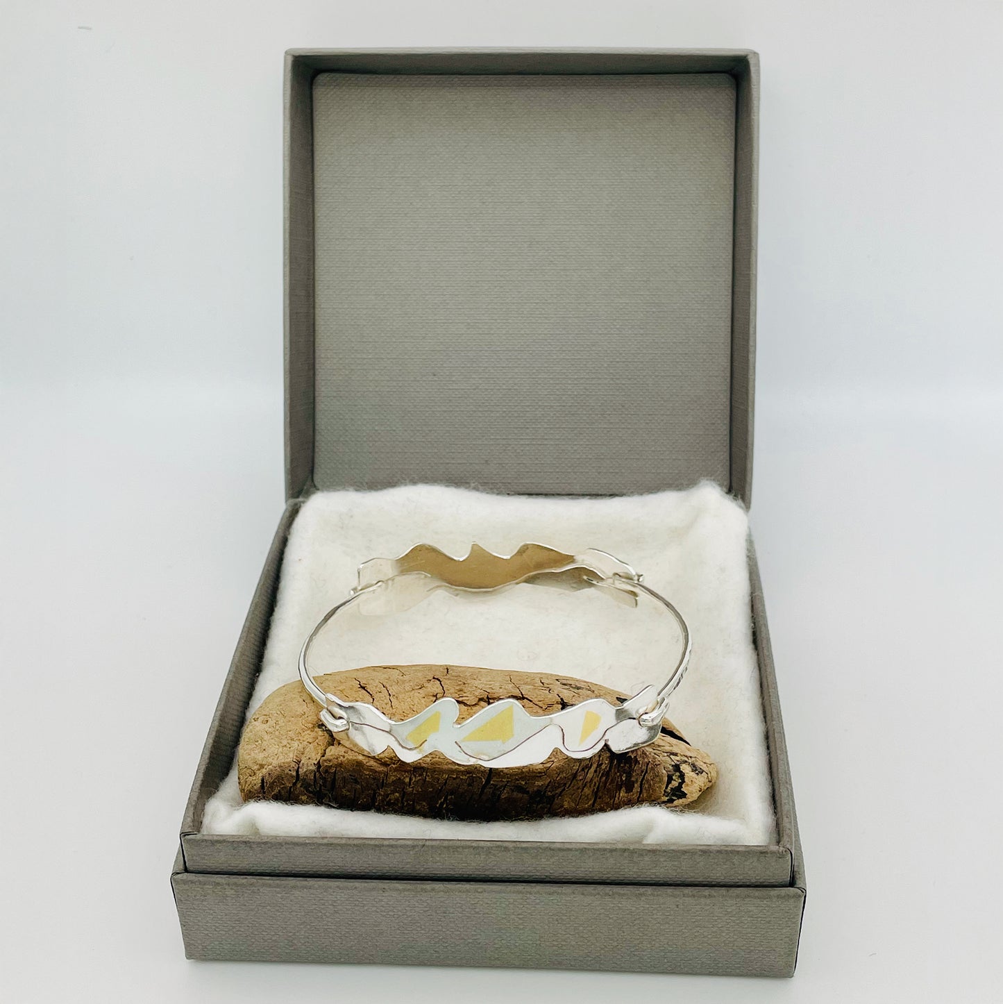 Ashburton Jewellery School Create a beautiful silver bangle&nbsp;with 24ct gold accents, inspired by the landscapes of Dartmoor. Learn the Korean gold gilding technique of Keum Boo, and learn, or develop your skills, in saw piercing, forming, filing and polishing.