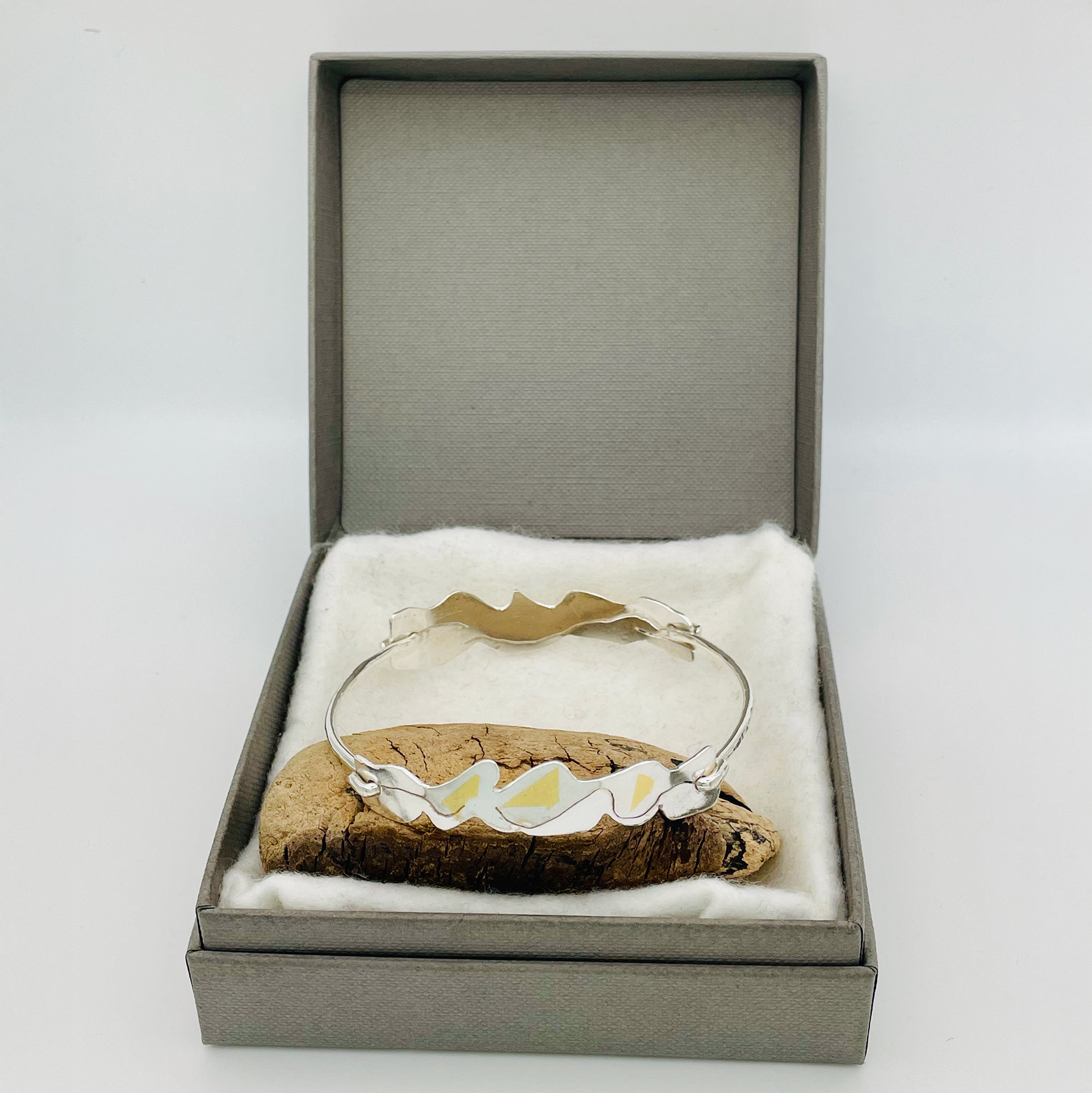 Ashburton Jewellery School Create a beautiful silver bangle&nbsp;with 24ct gold accents, inspired by the landscapes of Dartmoor. Learn the Korean gold gilding technique of Keum Boo, and learn, or develop your skills, in saw piercing, forming, filing and polishing.